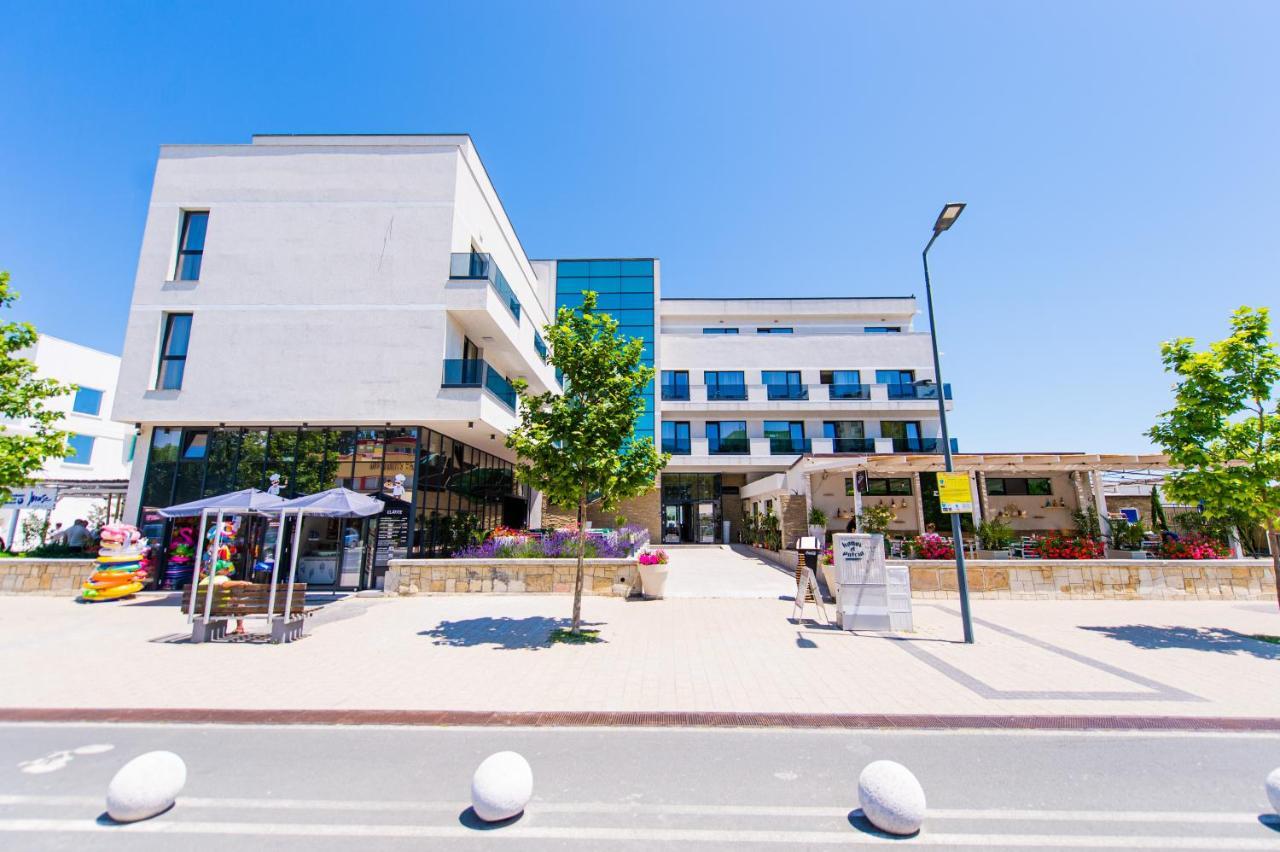 Hotel Prestige Mamaia Ngoại thất bức ảnh
