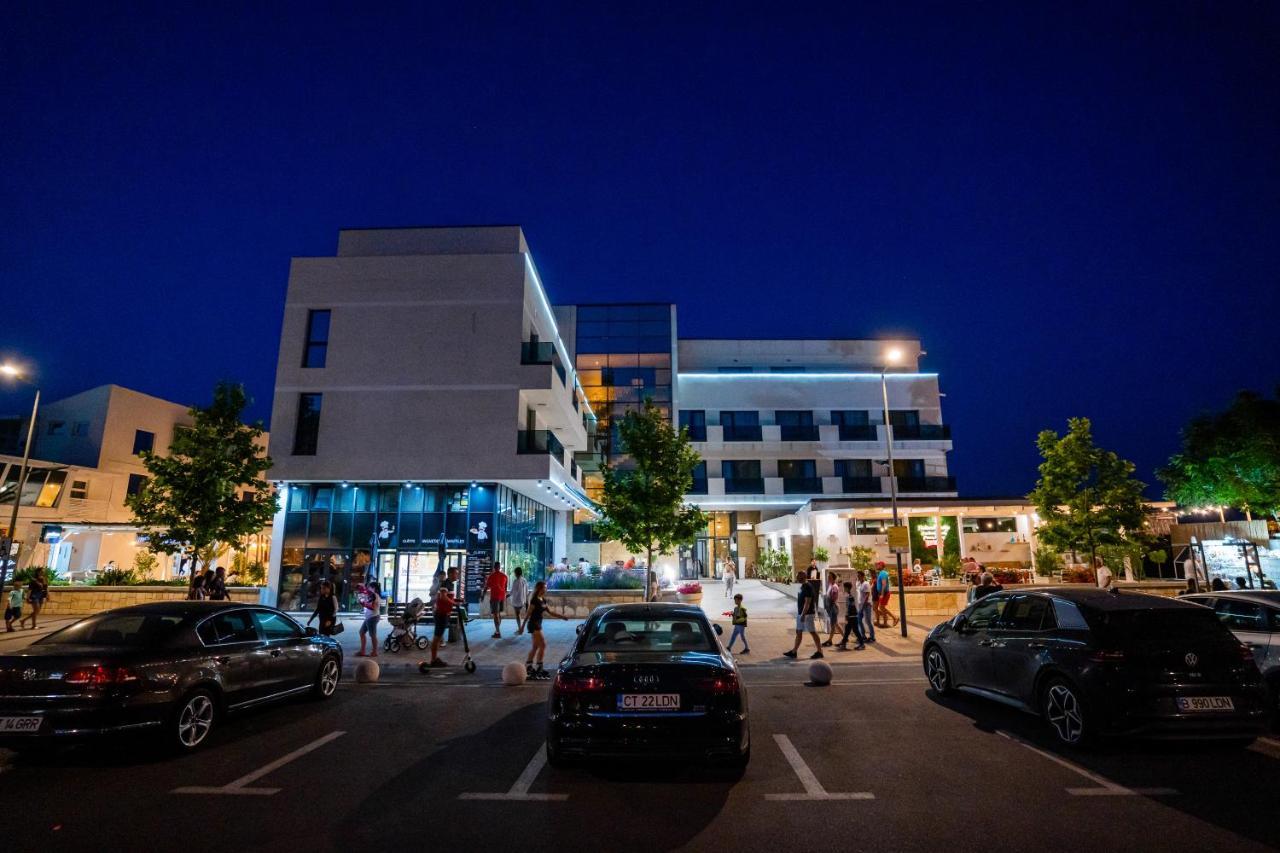 Hotel Prestige Mamaia Ngoại thất bức ảnh