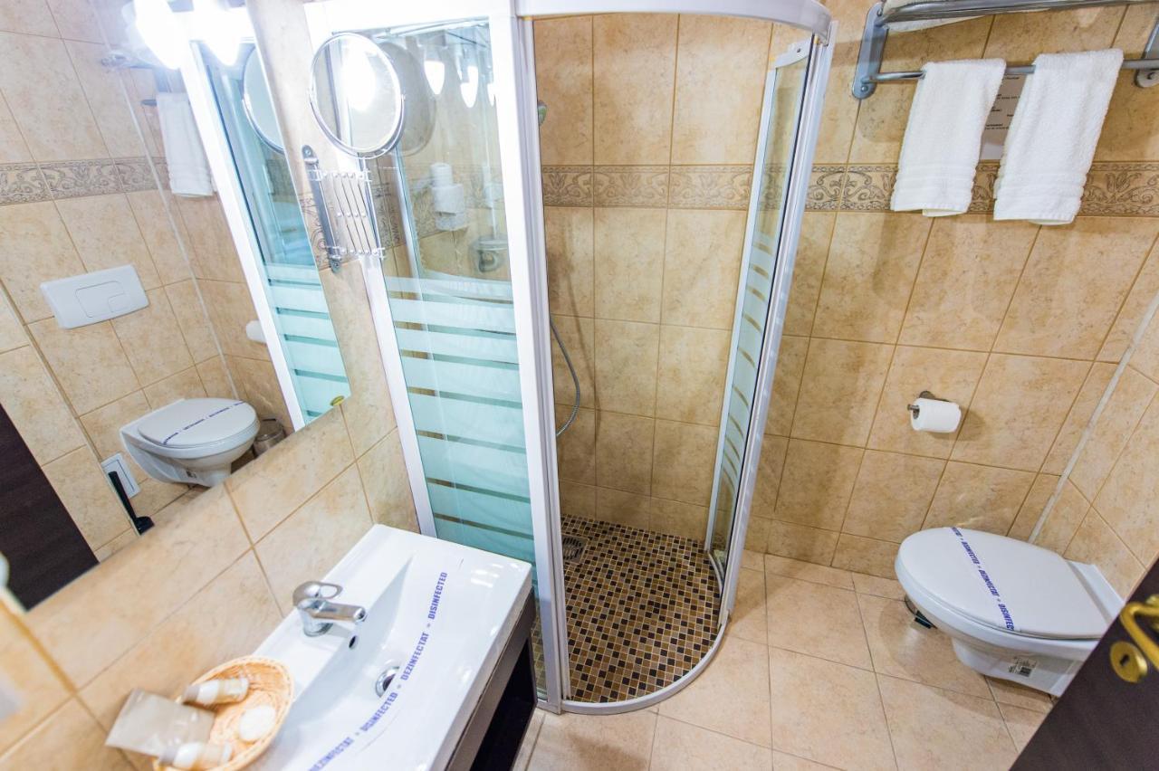 Hotel Prestige Mamaia Ngoại thất bức ảnh
