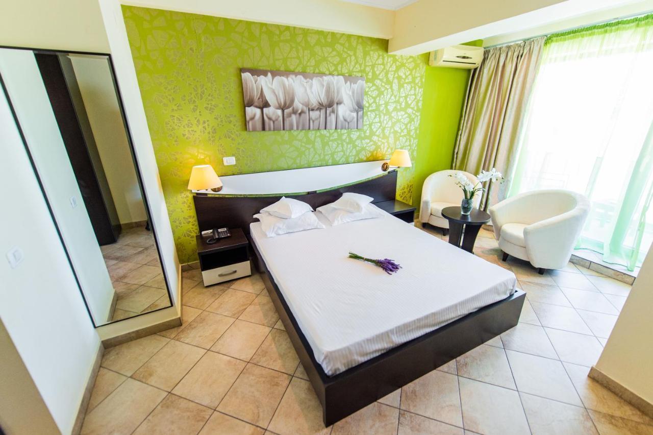 Hotel Prestige Mamaia Ngoại thất bức ảnh