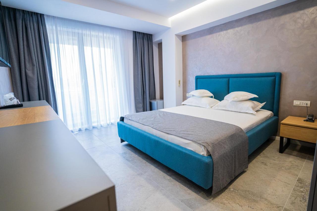 Hotel Prestige Mamaia Ngoại thất bức ảnh