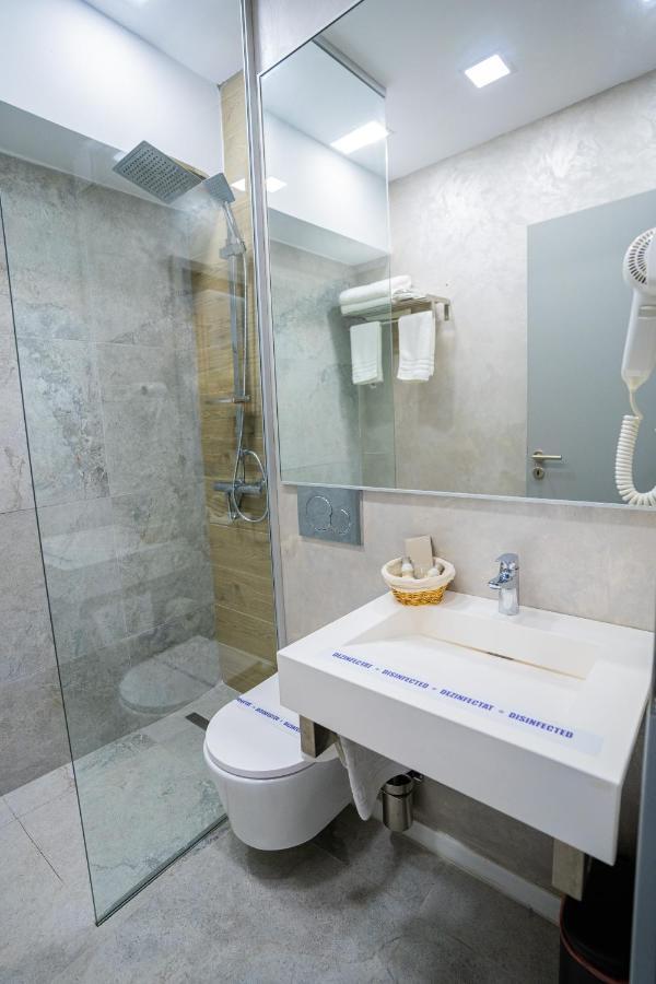 Hotel Prestige Mamaia Ngoại thất bức ảnh
