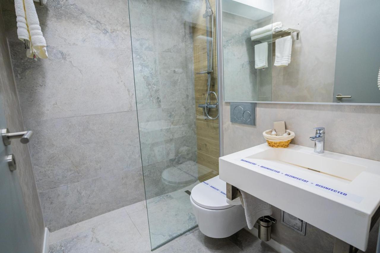 Hotel Prestige Mamaia Ngoại thất bức ảnh