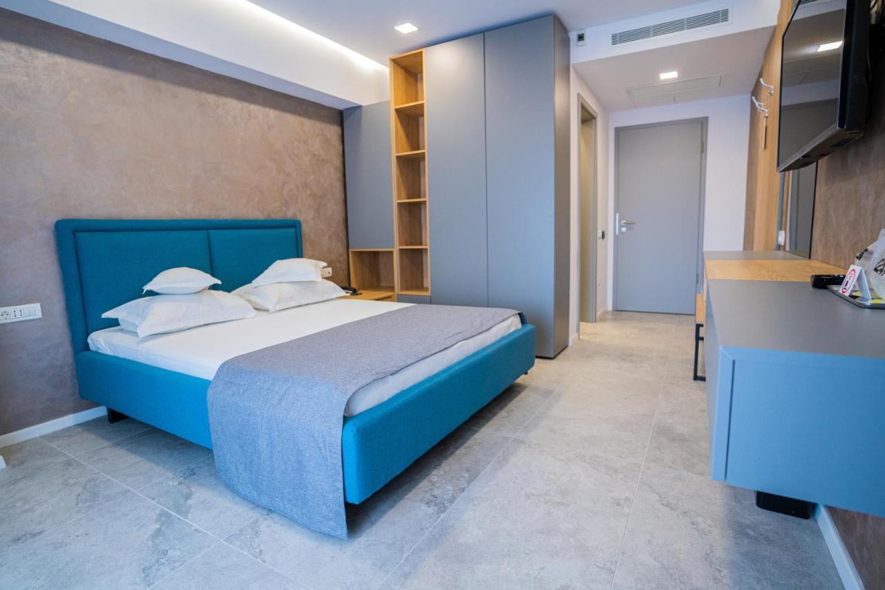 Hotel Prestige Mamaia Ngoại thất bức ảnh