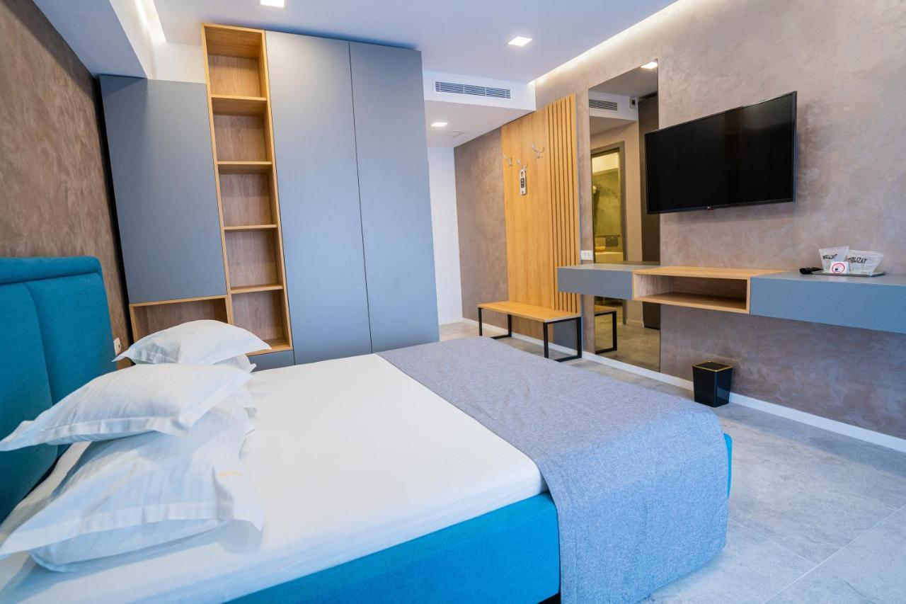 Hotel Prestige Mamaia Ngoại thất bức ảnh