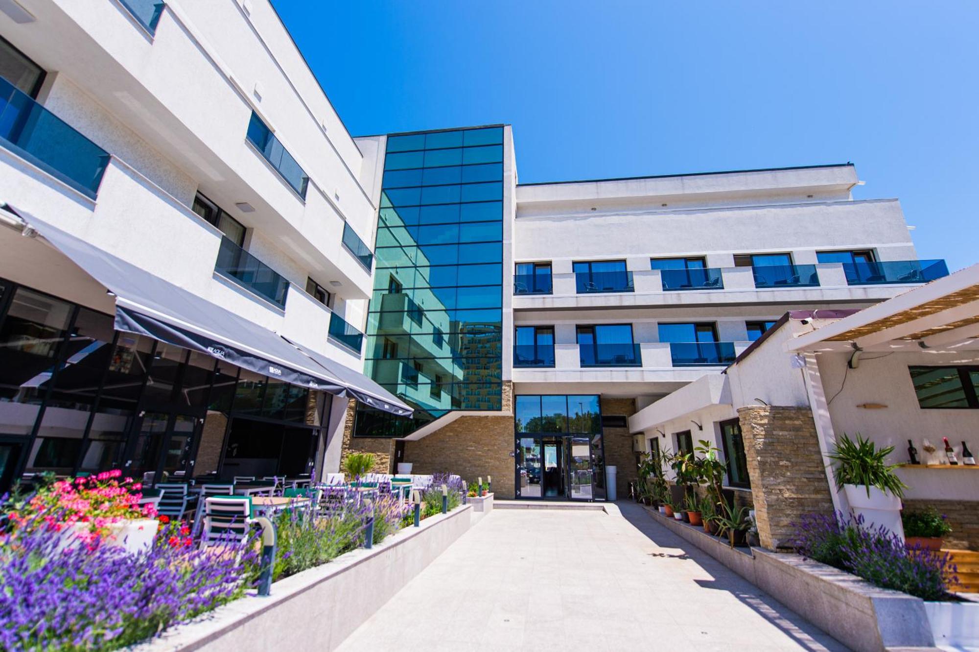 Hotel Prestige Mamaia Ngoại thất bức ảnh